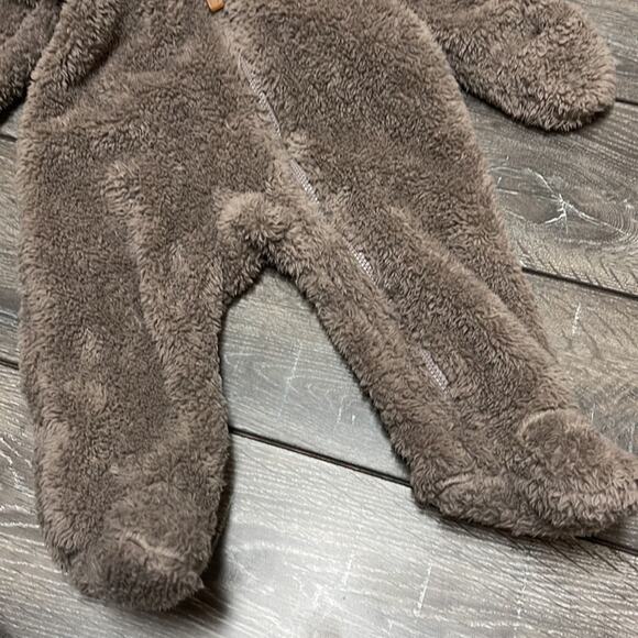 Carter's Furry Brown Bear Zip Up Footed Outfit Infant Size 9 Months - Picture 5 of 8